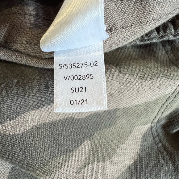 Athleta camo Farallon jogger athleisure pants size 4/medium - Picture 6 of 7